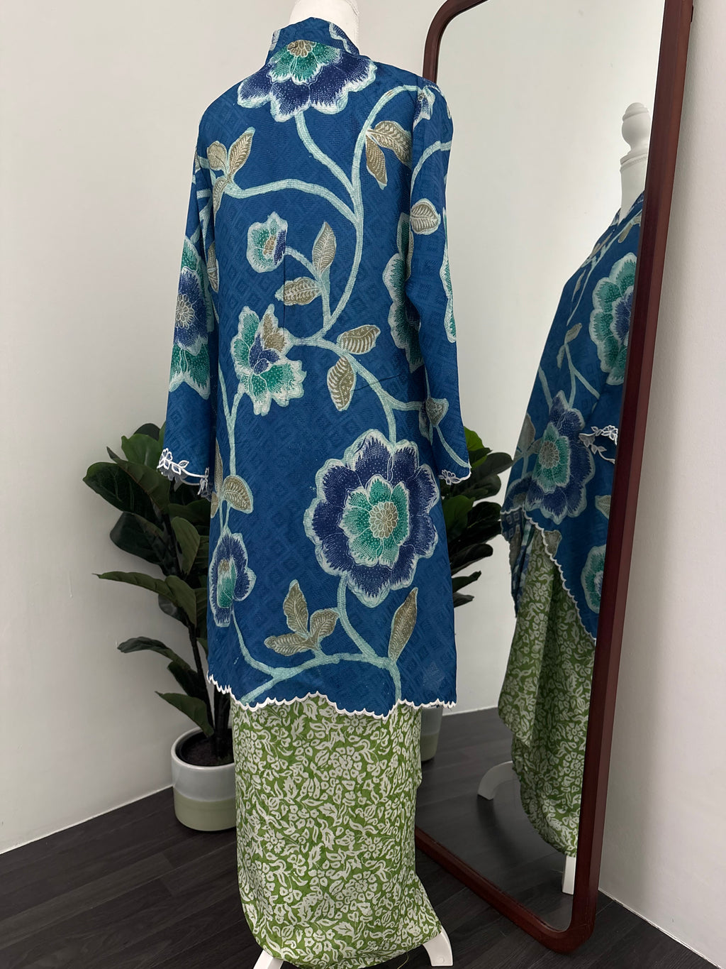 Kebaya Lea (Blue Green)