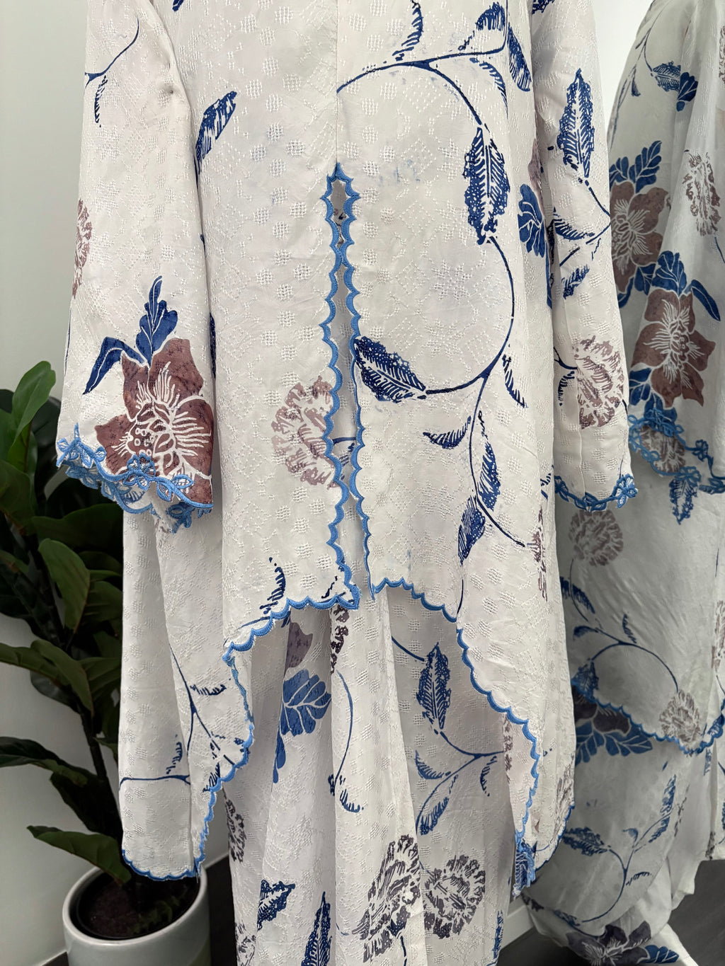 Kebaya Lea (White Blue)