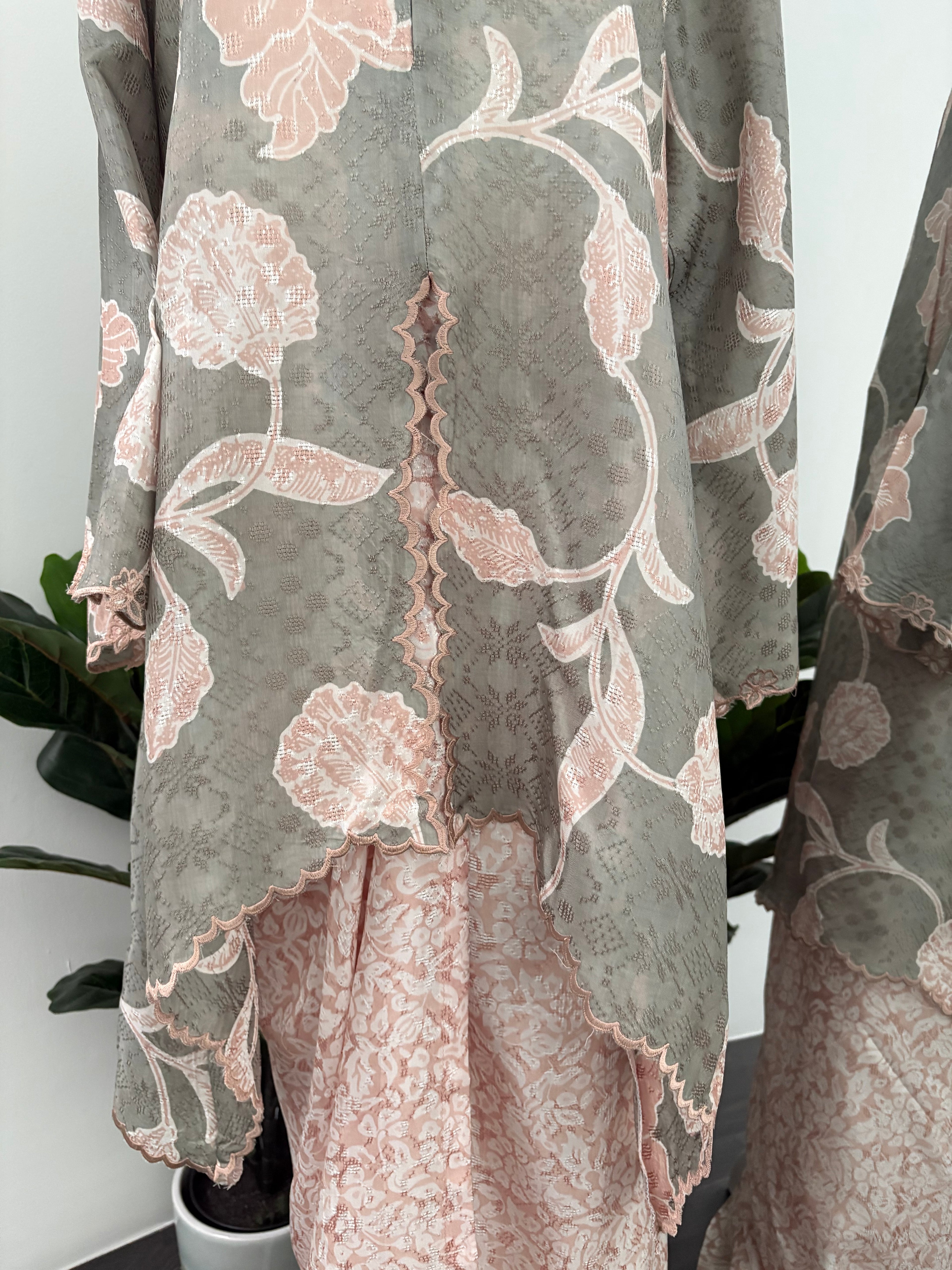 Kebaya Lea (Sage Nude)