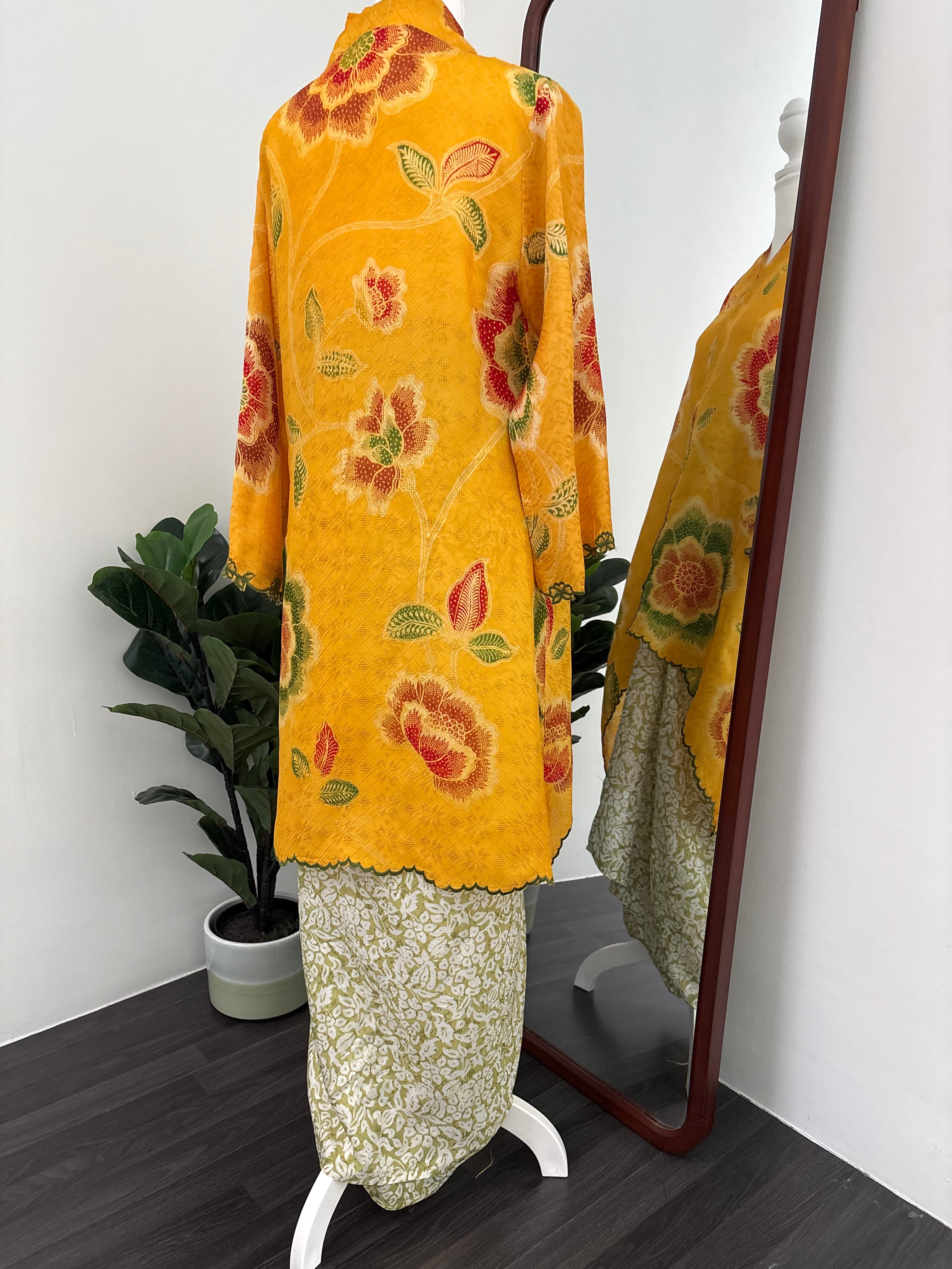 Kebaya Lea (Yellow Green)