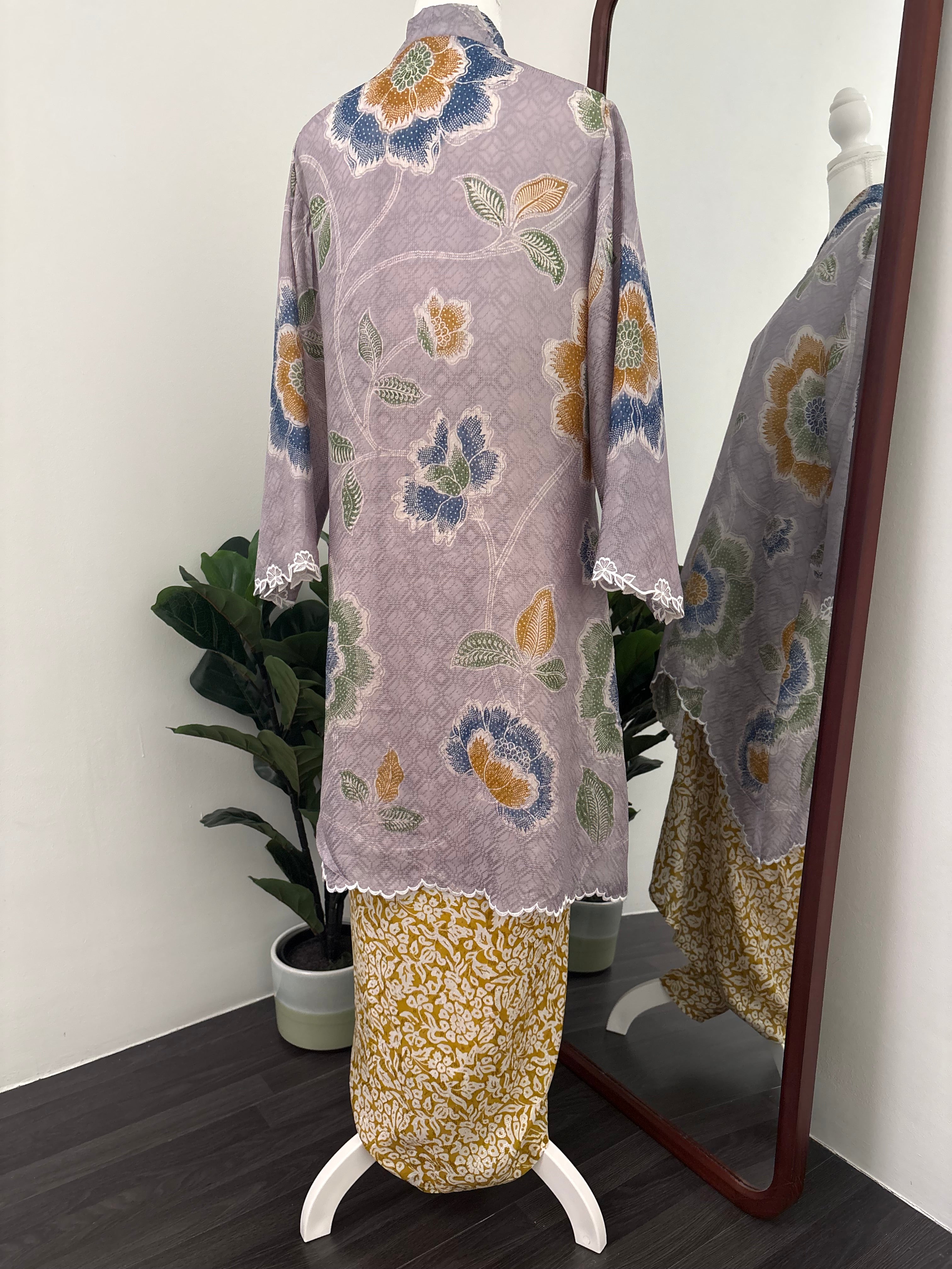 Kebaya Lea (Grey Yellow)