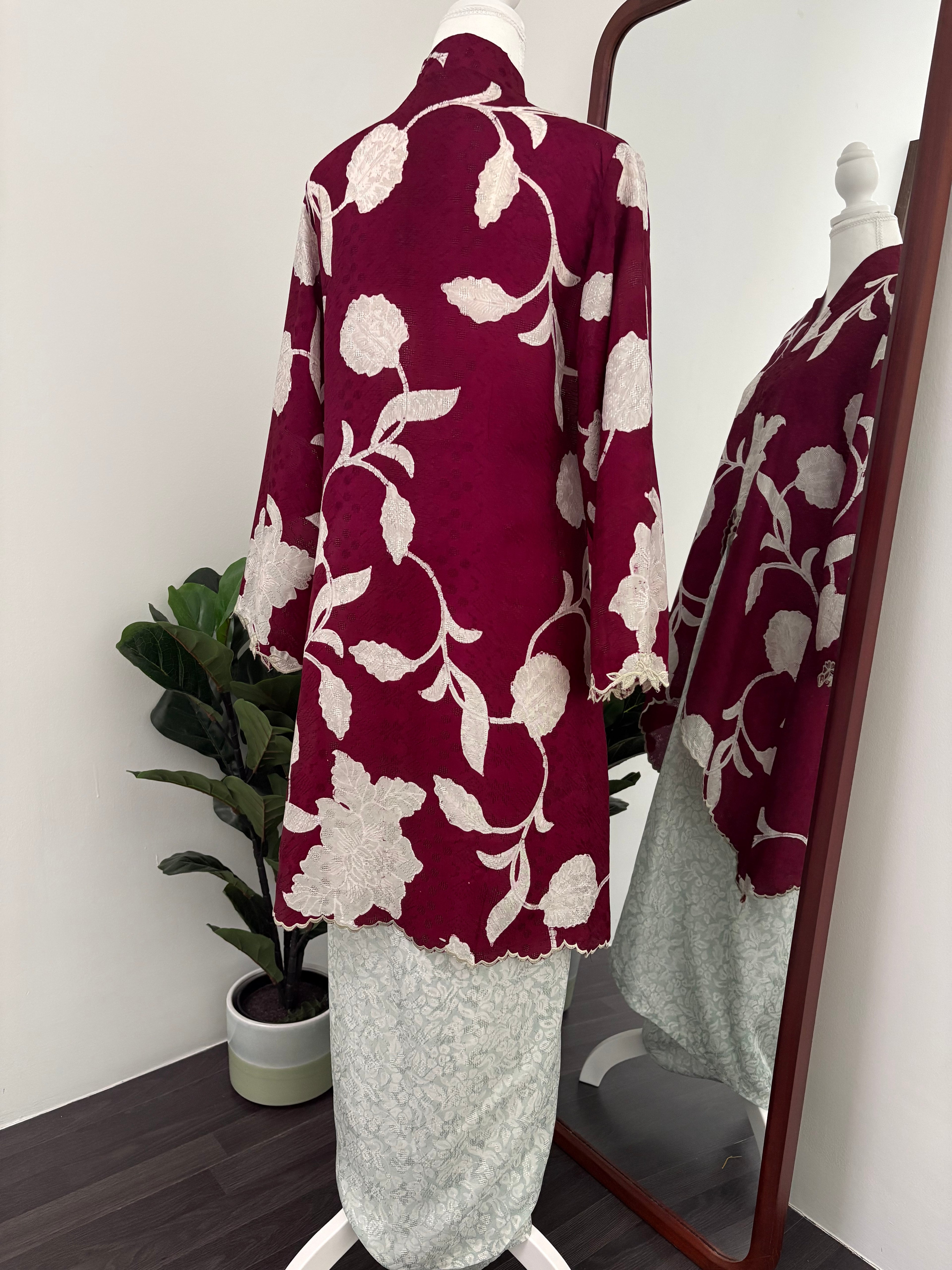 Kebaya Lea (Maroon Mint)