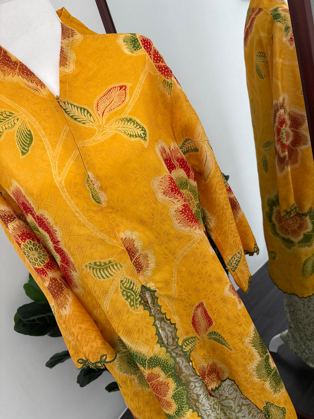 Kebaya Lea (Yellow Green)