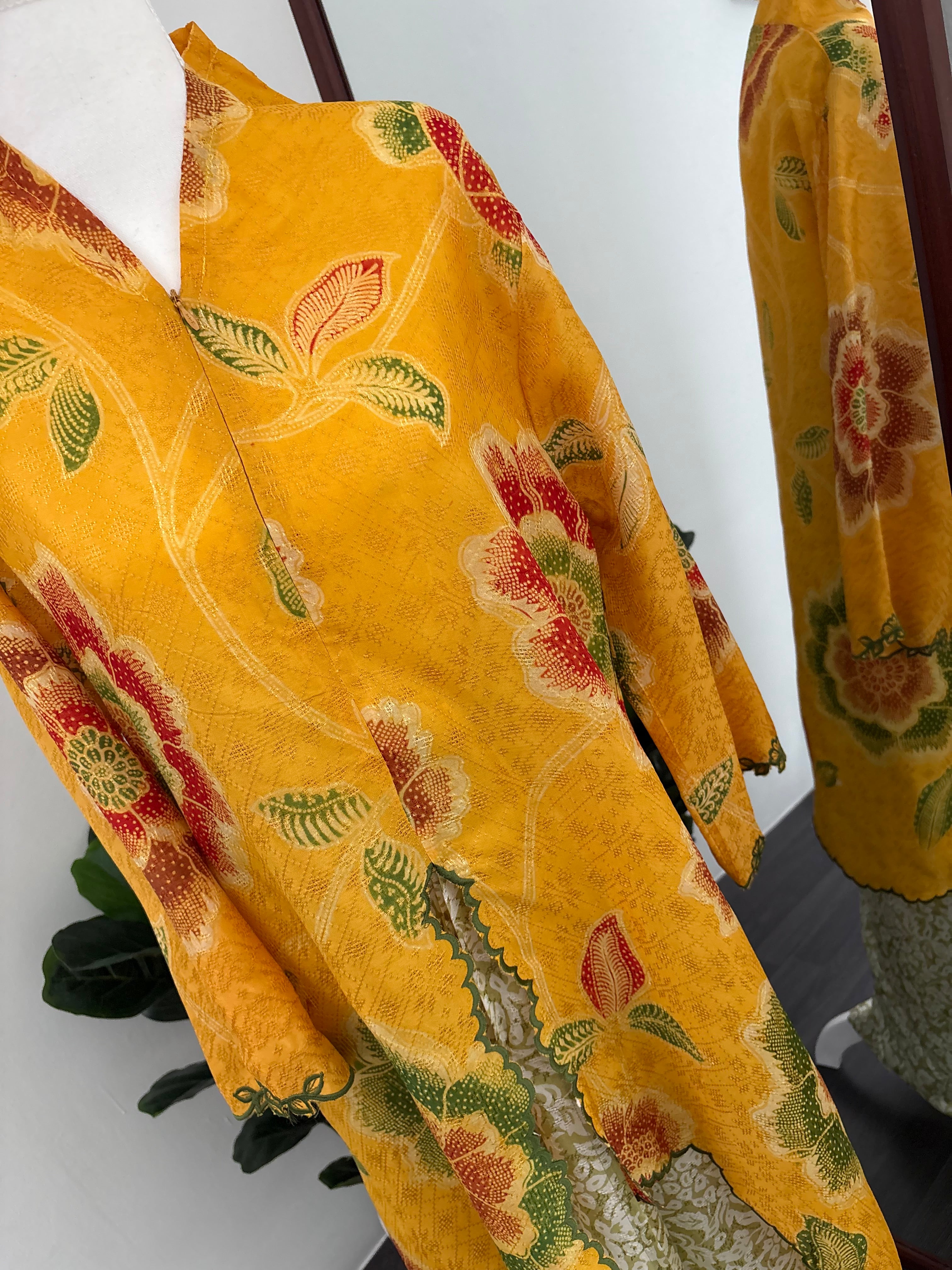 Kebaya Lea (Yellow Green)