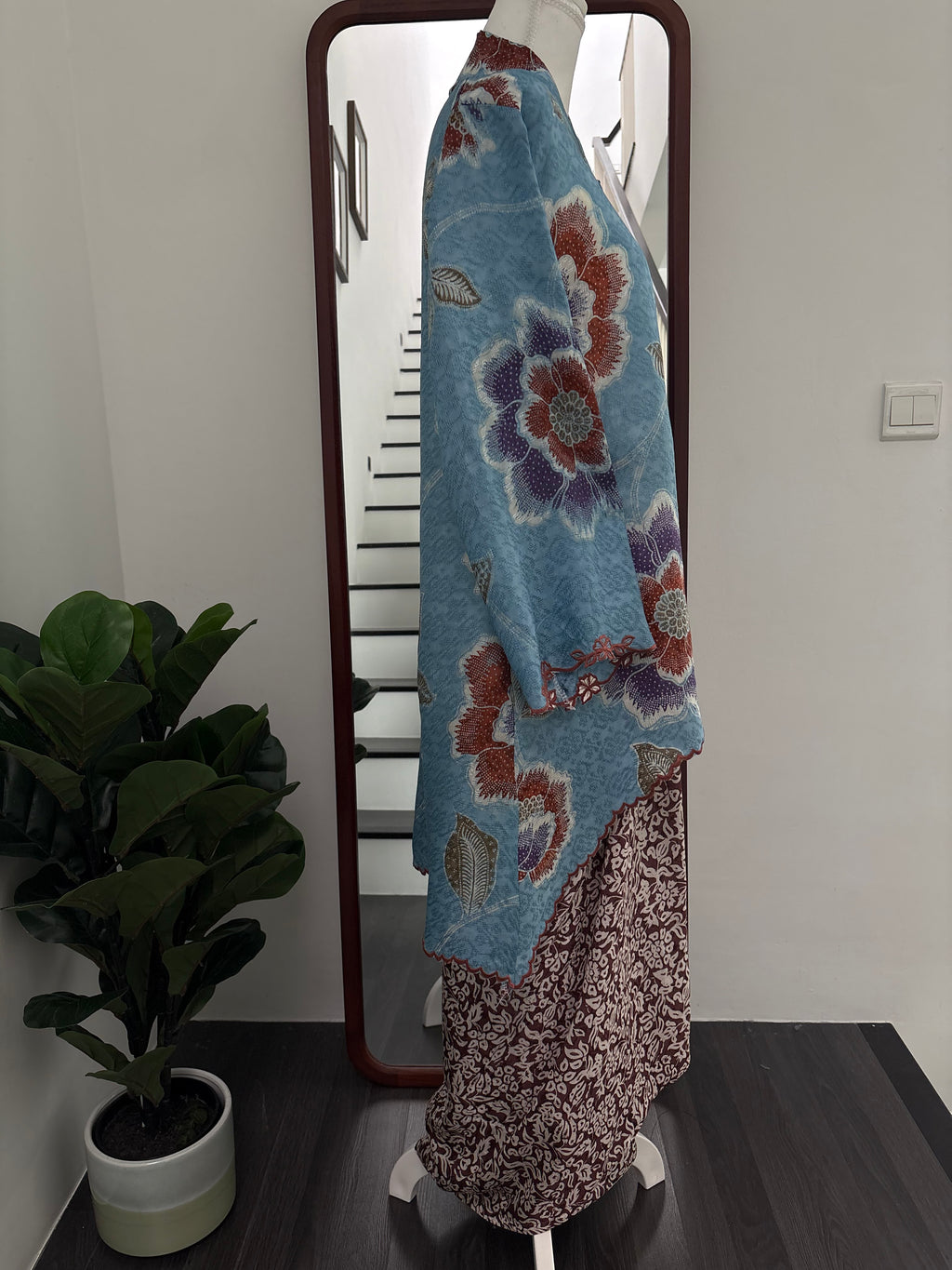 Kebaya Lea (Blue Brown)