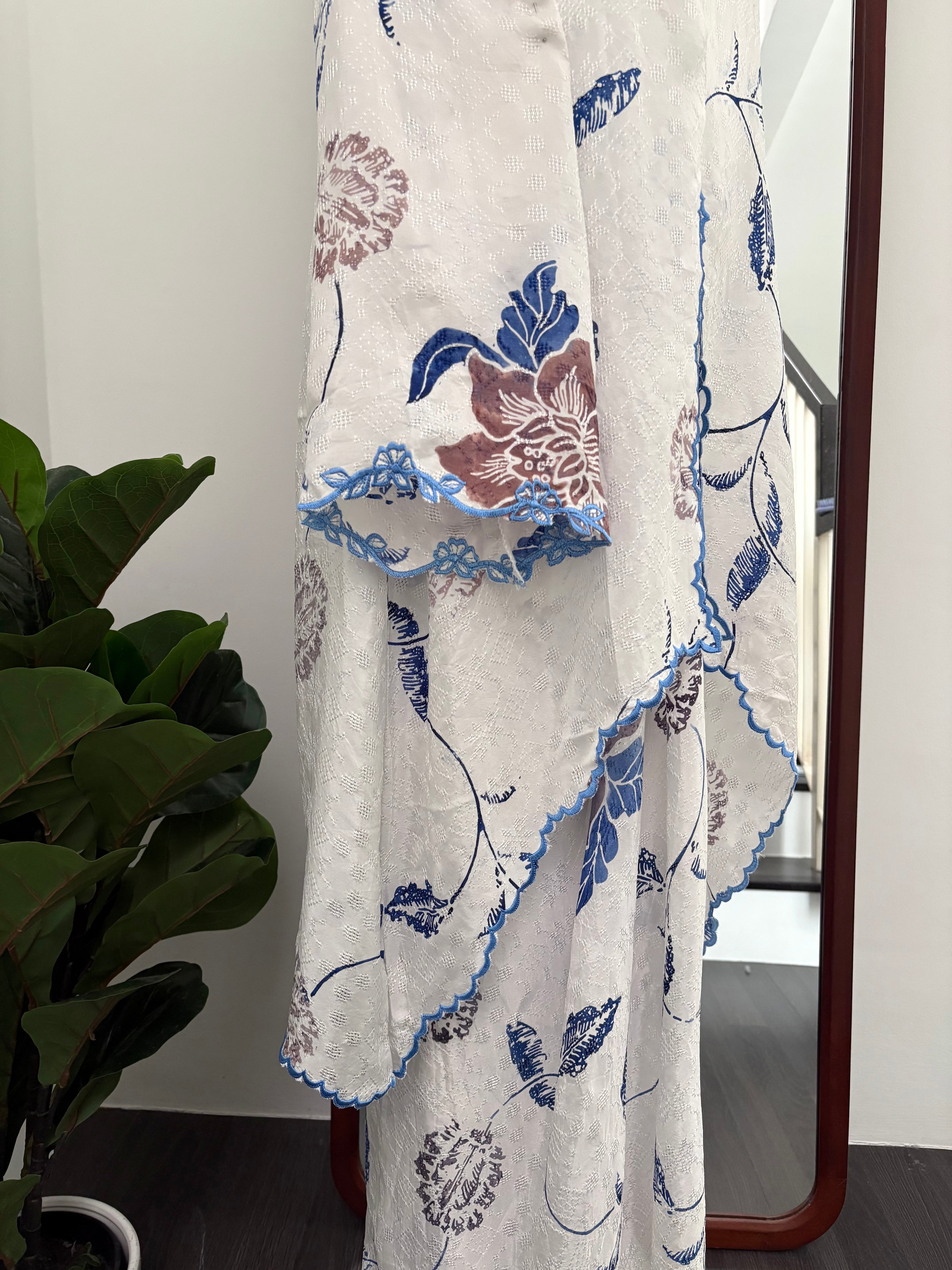 Kebaya Lea (White Blue)