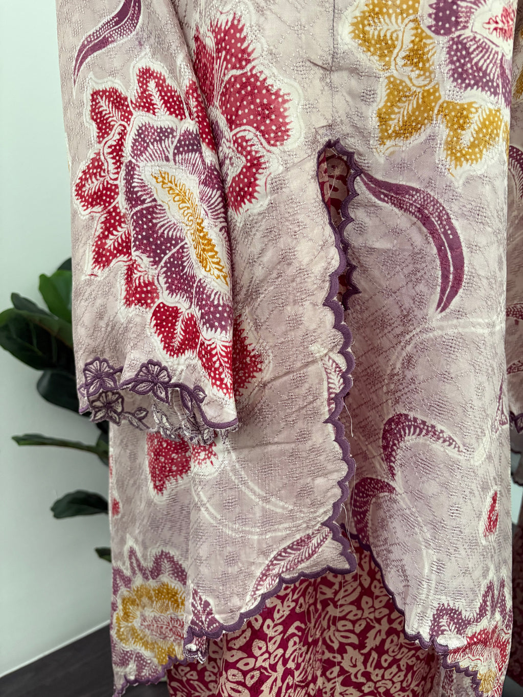 Kebaya Lea (Lilac Red)