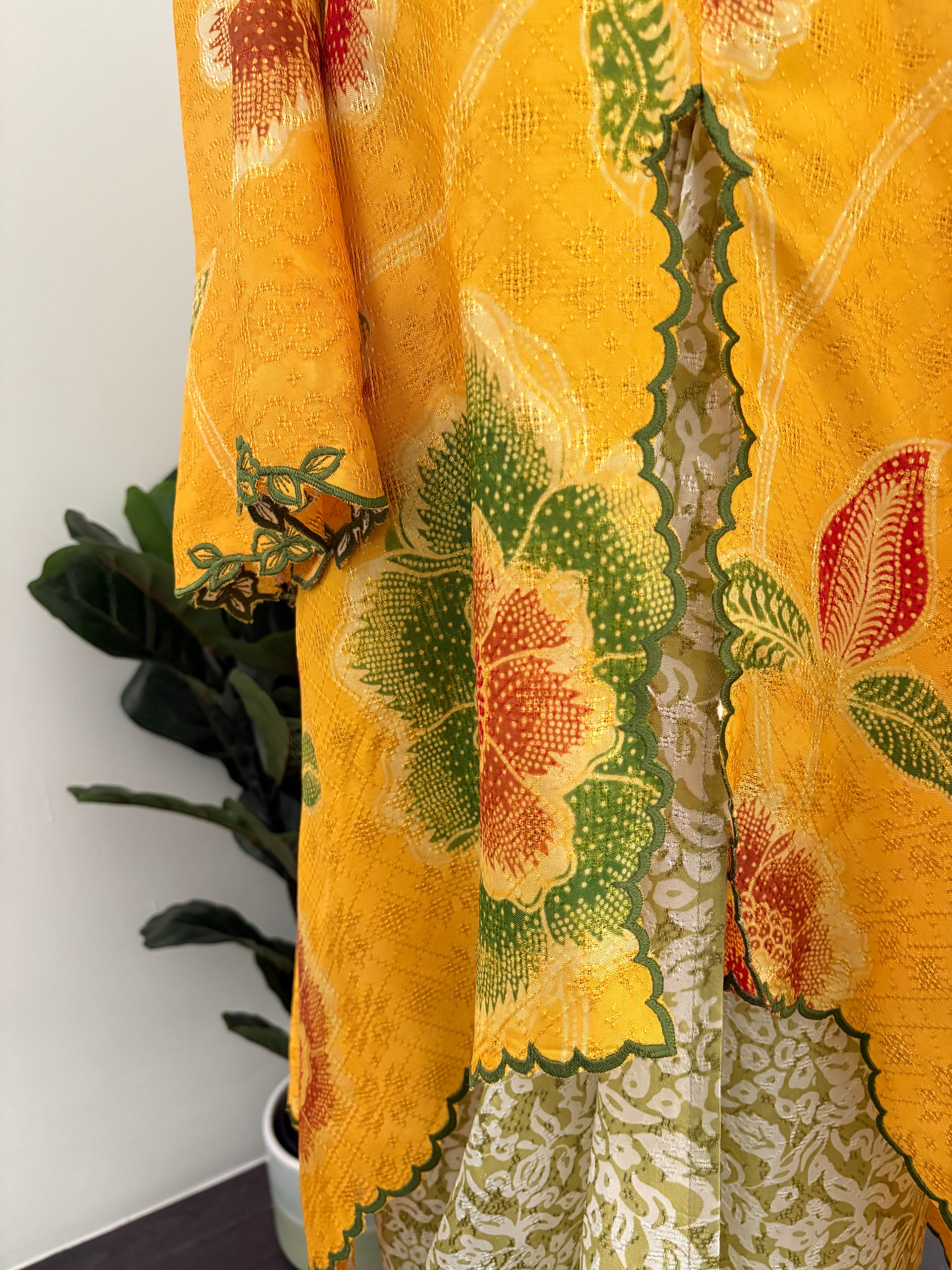 Kebaya Lea (Yellow Green)