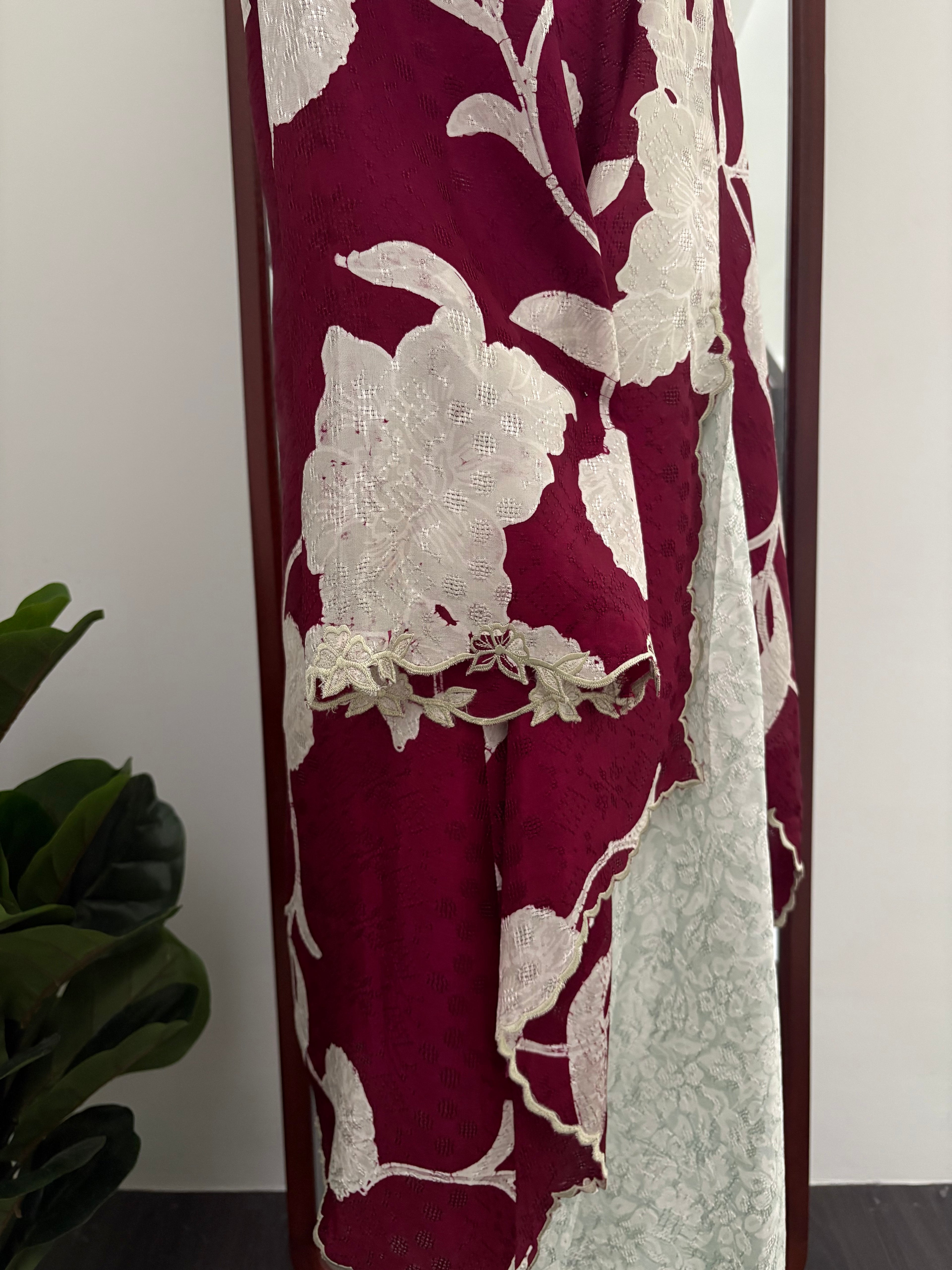 Kebaya Lea (Maroon Mint)