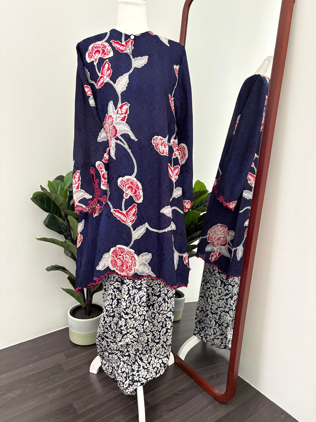 Kurung Ana (Navy Red)