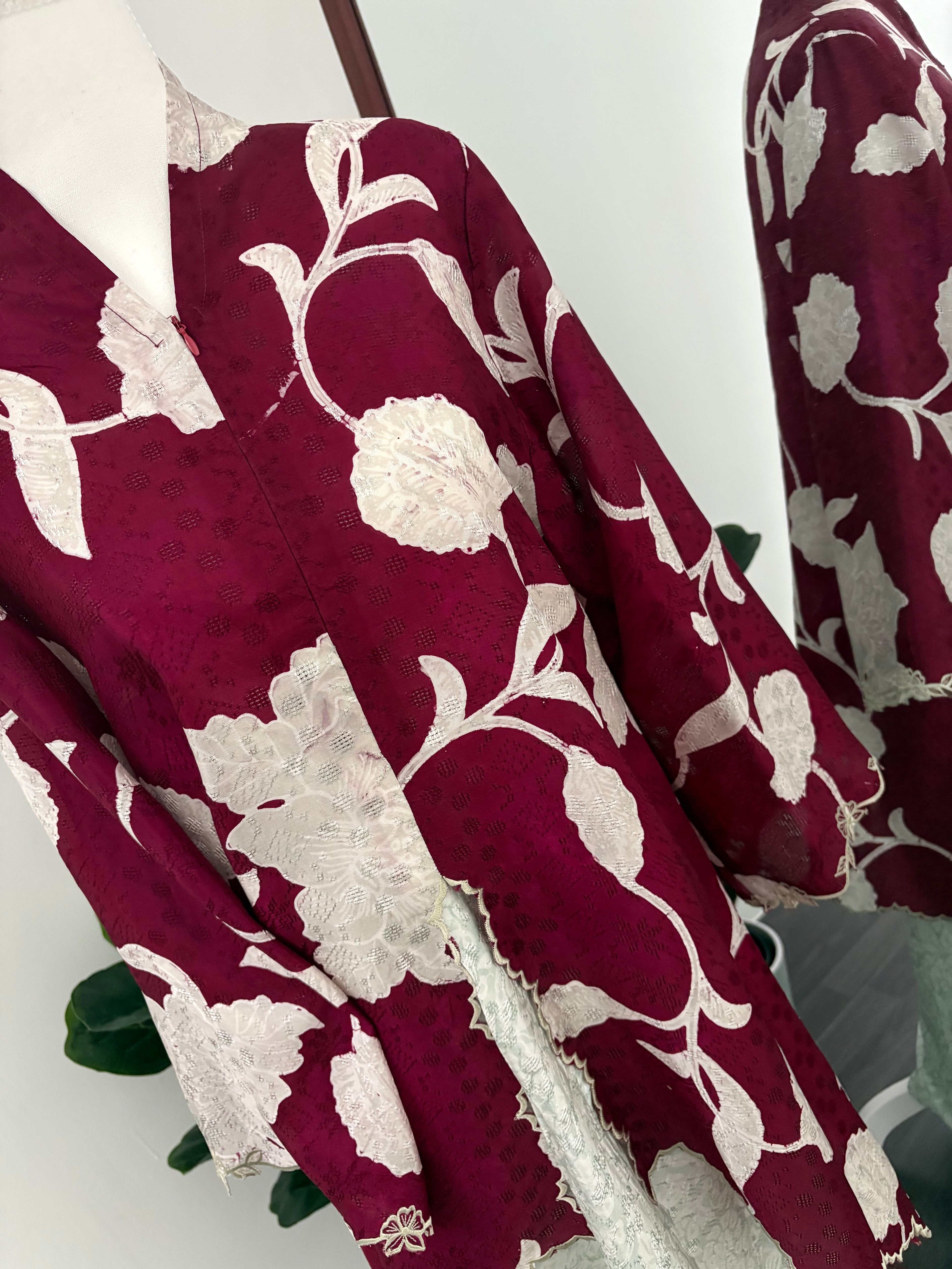 Kebaya Lea (Maroon Mint)