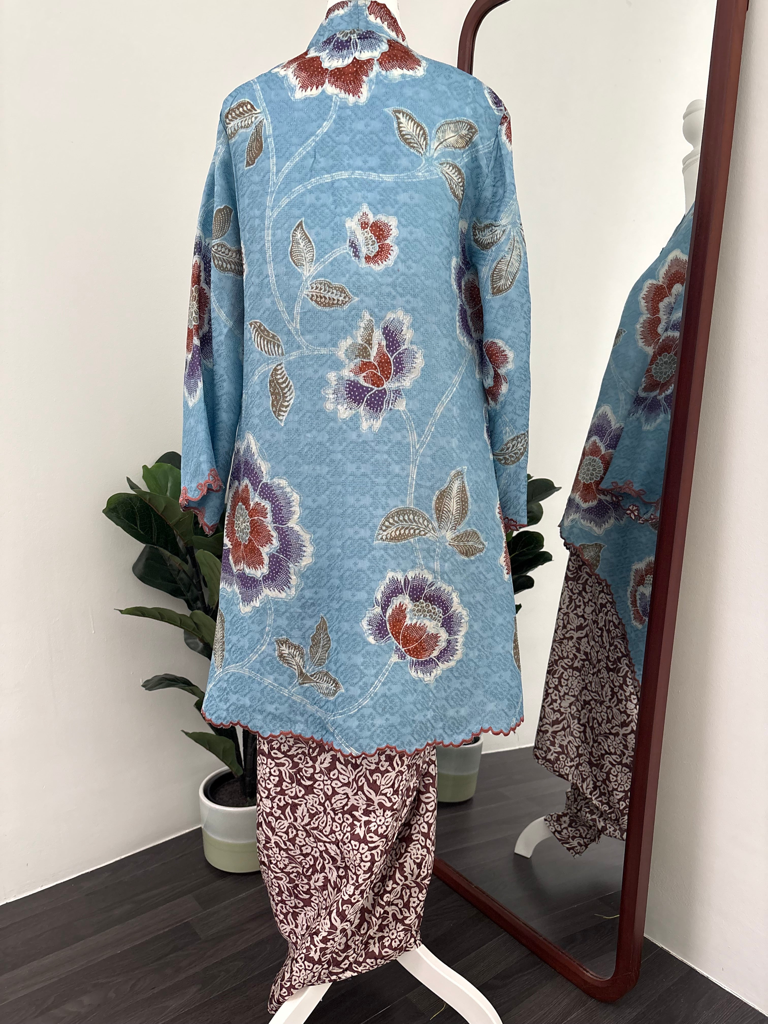Kebaya Lea (Blue Brown)