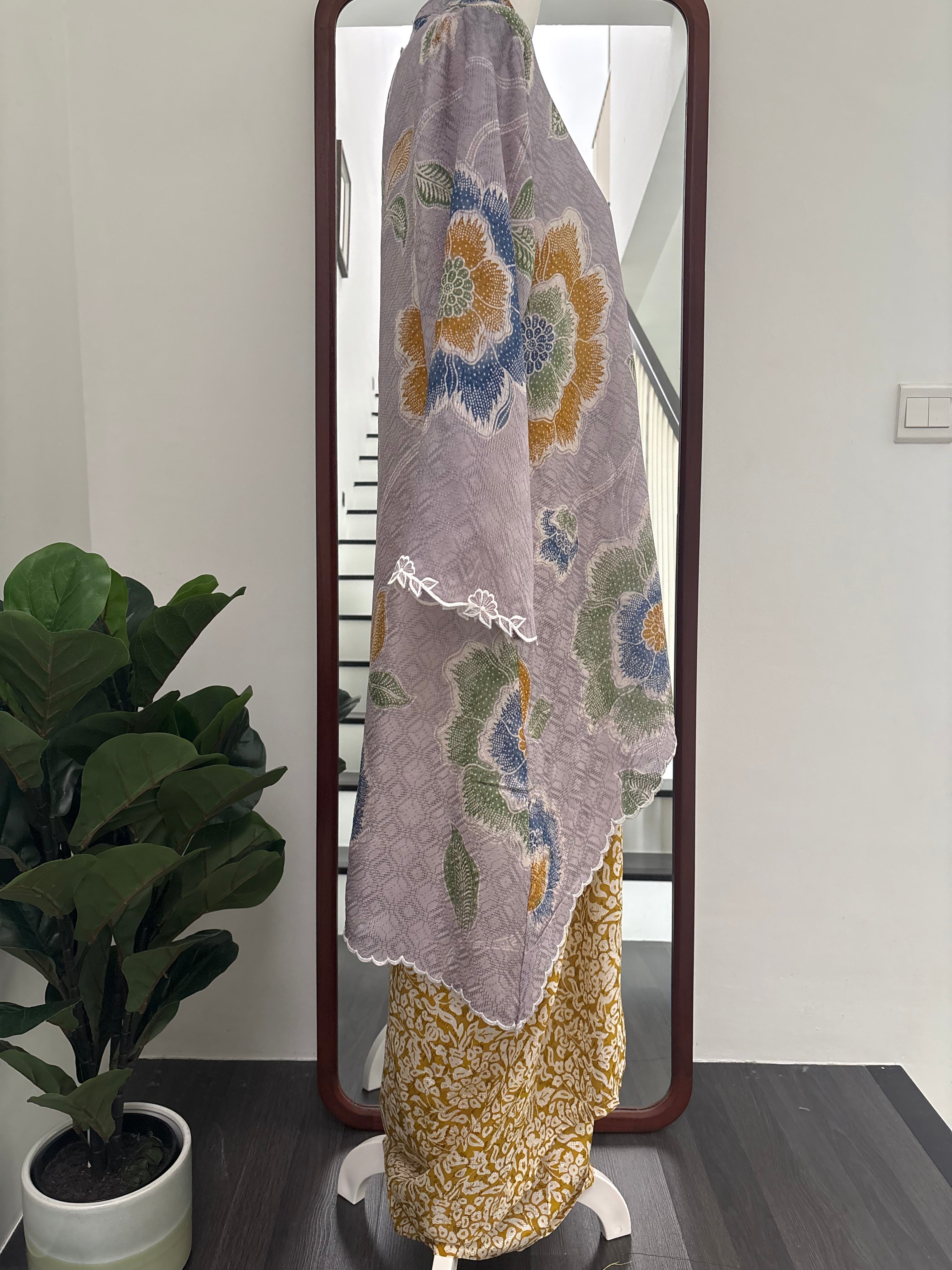 Kebaya Lea (Grey Yellow)