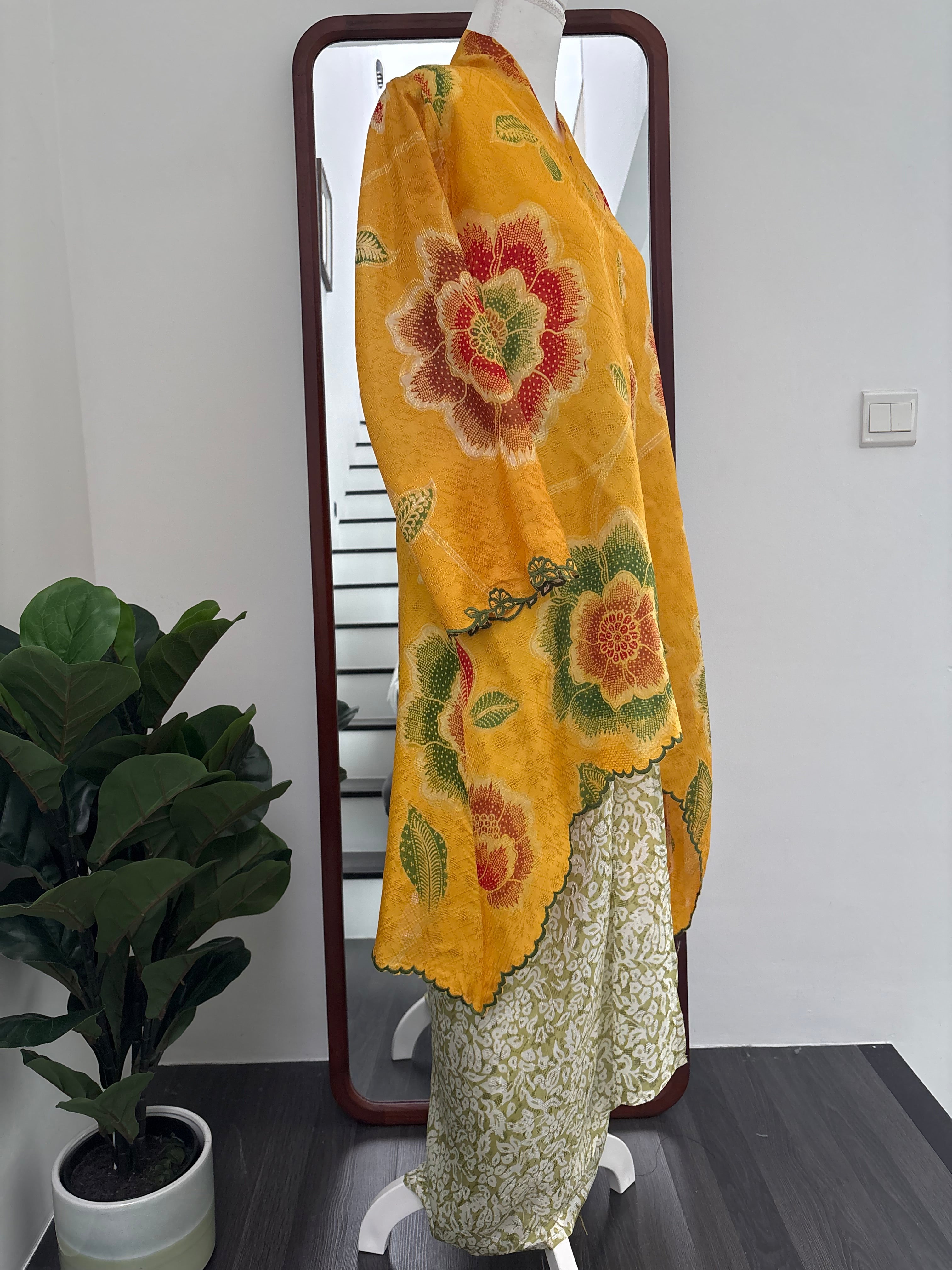 Kebaya Lea (Yellow Green)