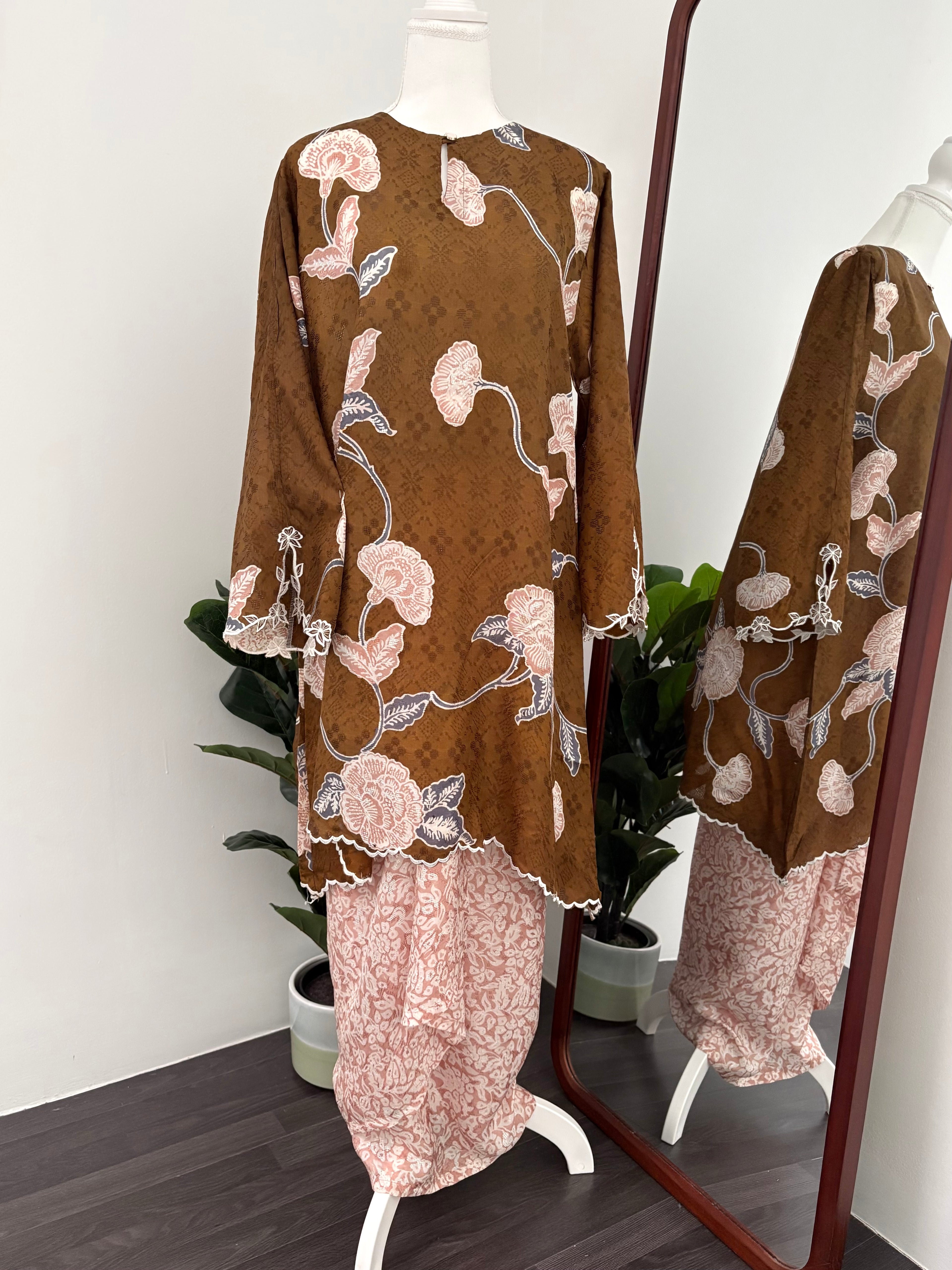 Kurung Ana (Golden Brown)